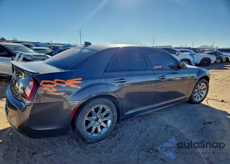 2018 Chrysler 300 S из США, поврежденный, VIN 2C3CCABG2JH245100